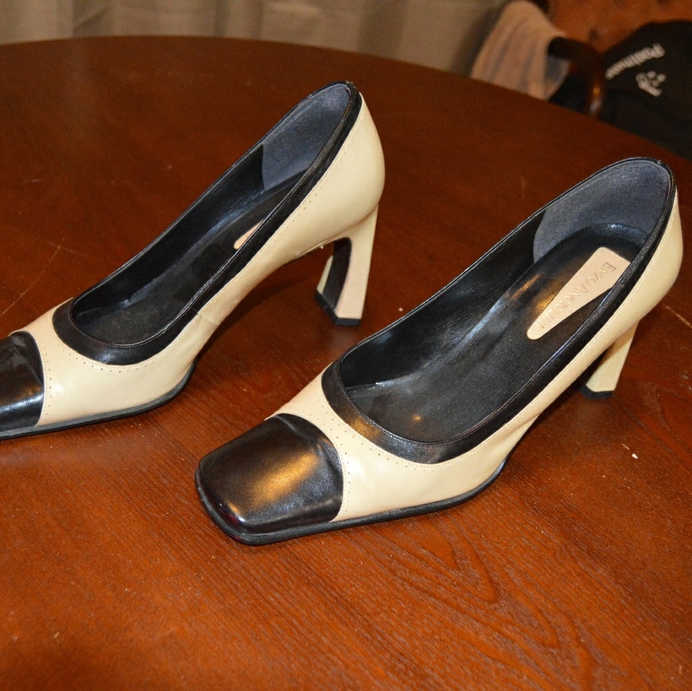 Enzo Angiolini cream and black wide heels
